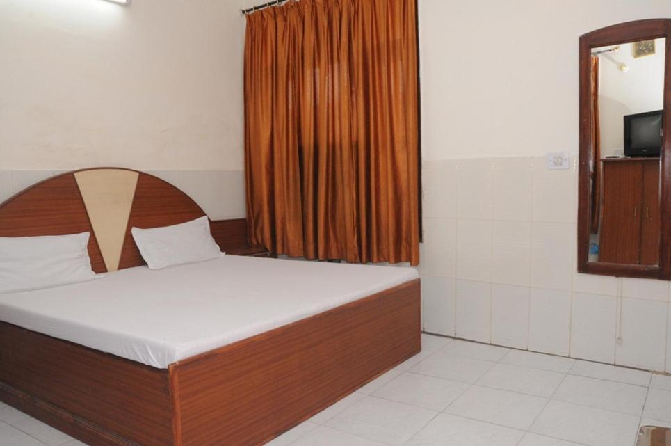 Hotel Surya Palace Chandīgarh Exterior foto